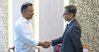 ইতিবাচক মানসিকতা থাকলে বাংলাদেশ-ভারত নতুন সম্পর্ক গড়ে তোলা সম্ভব: প্রধানমন্ত্রী